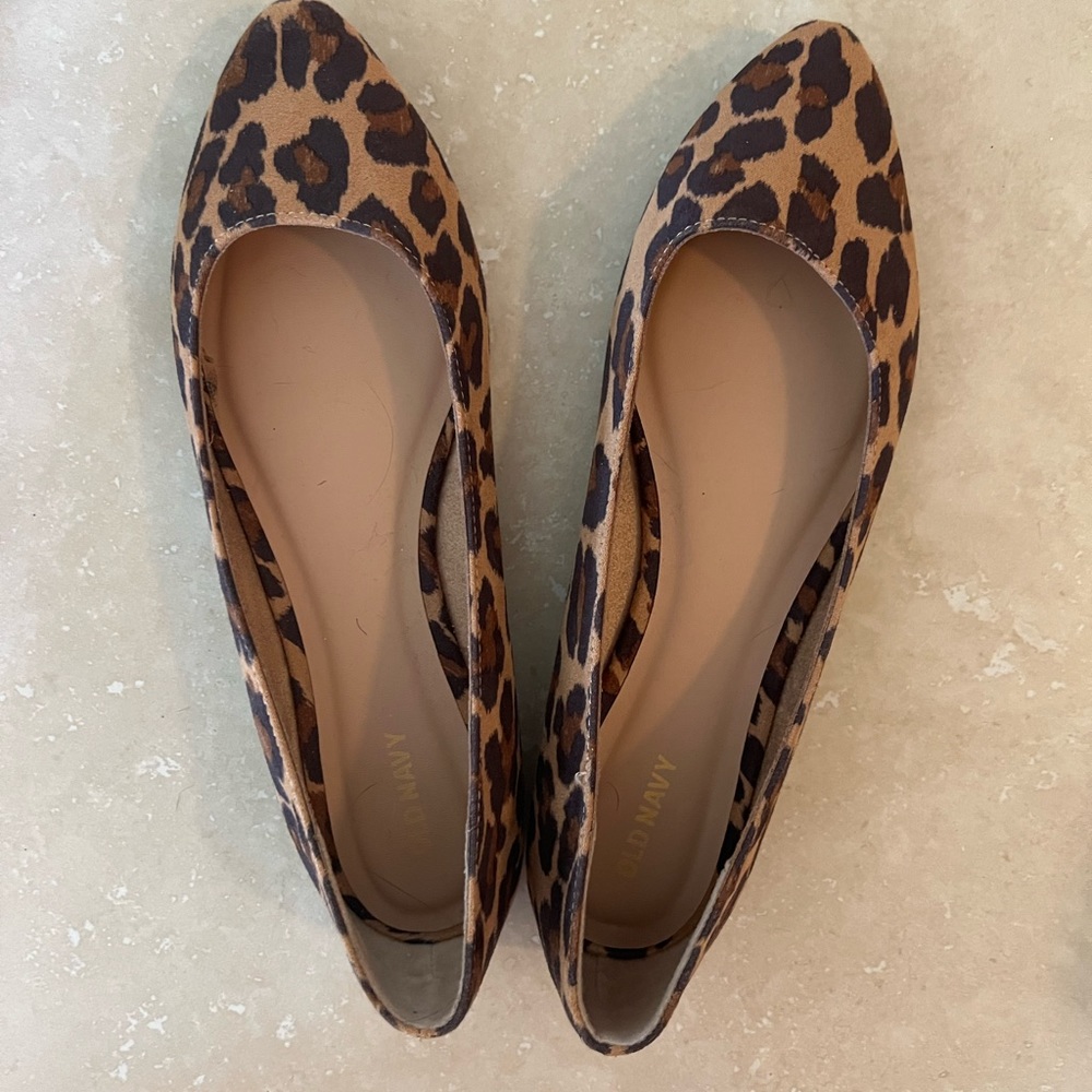 Old Navy, never worn, leopard flats, size 9